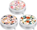 3 Pack Pille Box, Kleine Pille Fall für Geldbeutel & Tasche, niedliche Reise Medizin Organizer, Tragbare Medizin Containerhalter, Vitamine, Medikamente, Fischöl & Beilage, Rosa weiße Blumen zu halten